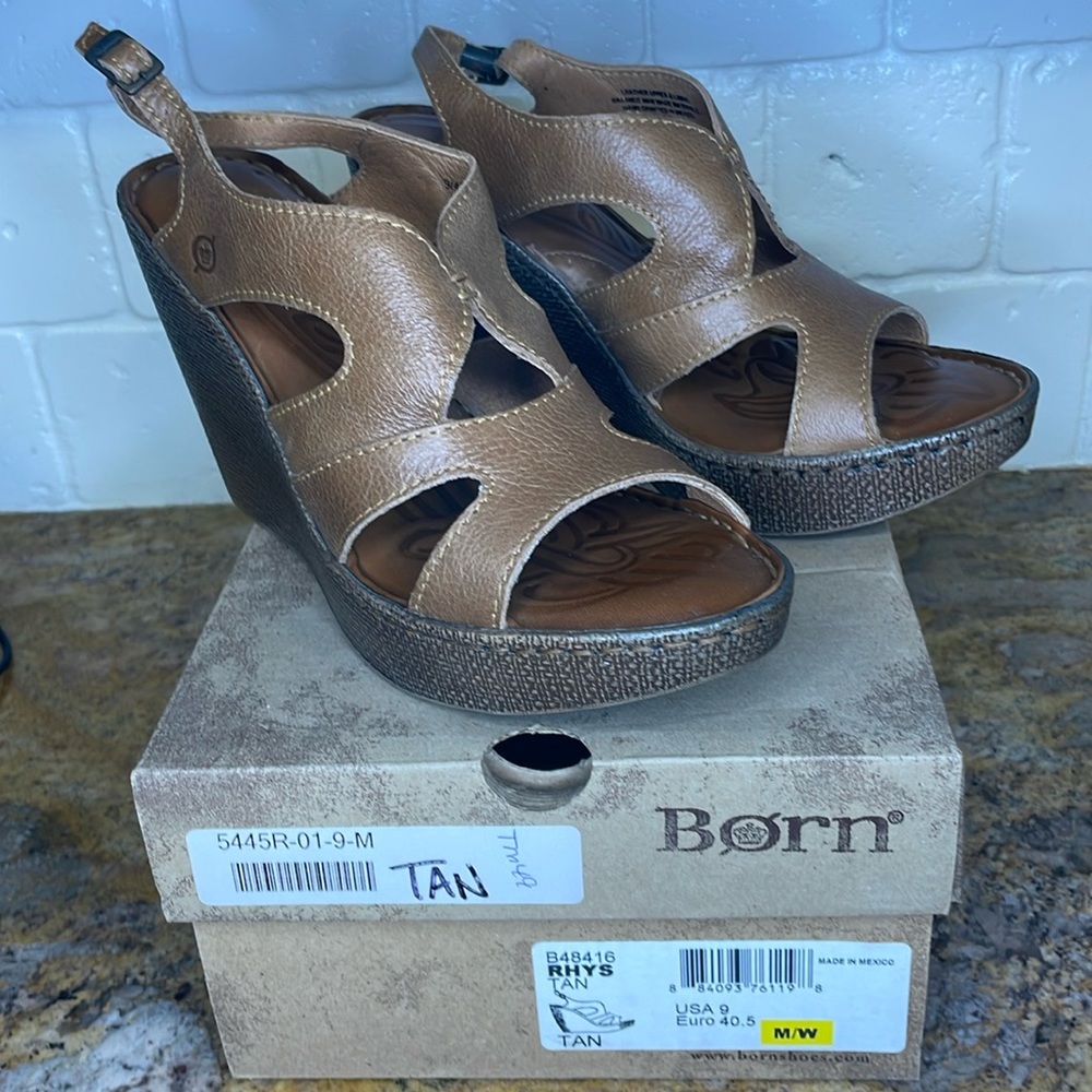 Born Tan Leather Wedge Sandals Size 9
